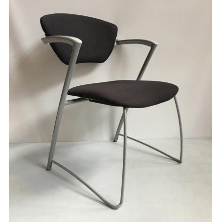 (MDK-105817) CAR zwarte vergaderstoel stapelbaar, Huis en Inrichting, Stoelen, Gebruikt, Ophalen of Verzenden