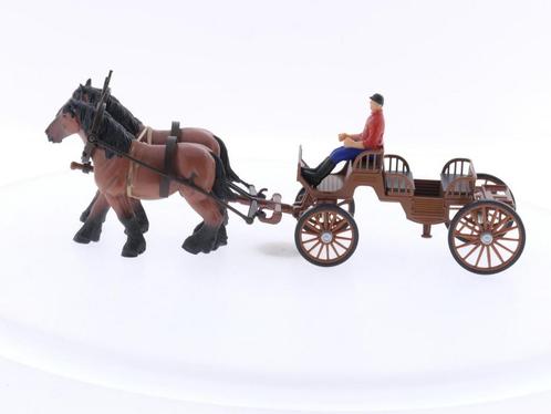 Schaal 1:32 Siku 4671 Carriage with Horses #4020 (I (1:32)), Hobby en Vrije tijd, Modelauto's | 1:32, Gebruikt, SIKU, Ophalen of Verzenden