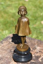 sculptuur, het jonge schoolmeisje - 28 cm - brons marmer, Antiek en Kunst