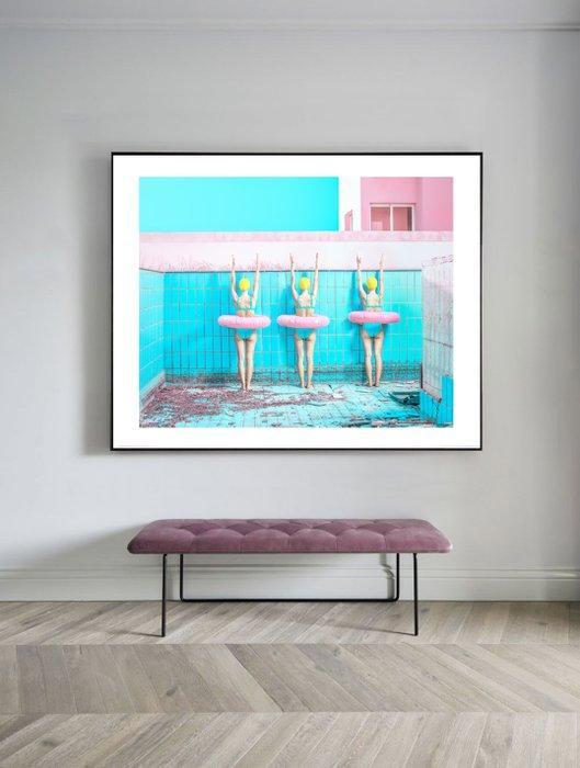 Elena Paraskeva - The Lost Swimmer #8- XL, Antiek en Kunst, Kunst | Designobjecten
