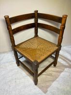 Stoel - Elegante Antieke Hoekstoel met Rieten Zitting -