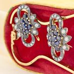 Gouden / zilveren oorhangers met saffier en diamant | Ca...., Sieraden, Tassen en Uiterlijk, Gebruikt, Overige kleuren, Ophalen of Verzenden