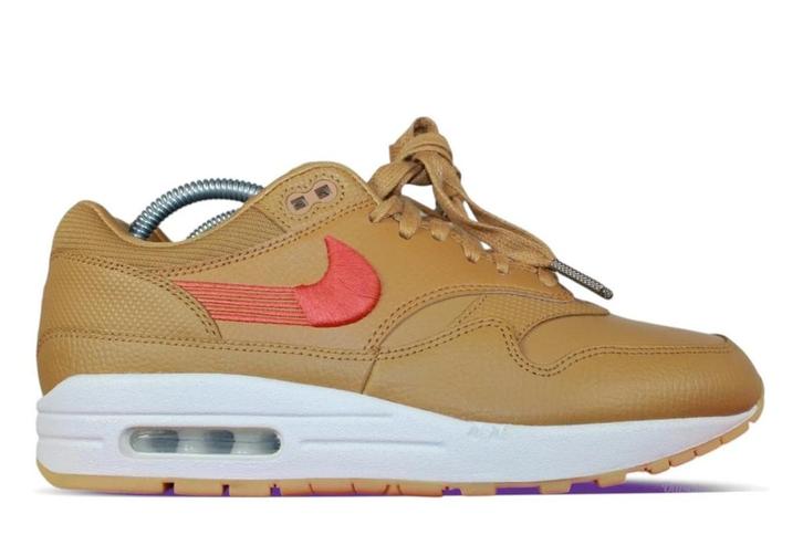 Nike Air Max 1 PRM Wheat Team Orange • 40.5, Kleding | Dames, Schoenen, Sneakers of Gympen, Ophalen of Verzenden