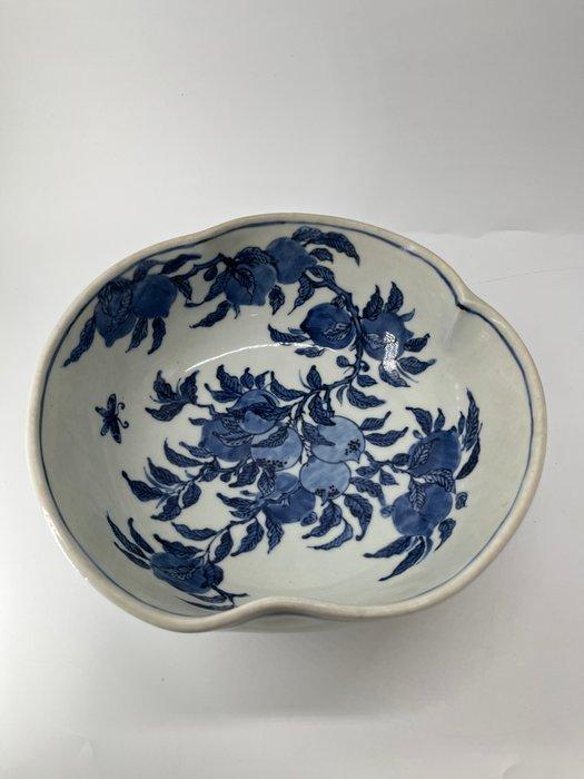 Kiyaki-gedecoreerd met blauw en wit met landschappen,, Antiek en Kunst, Antiek | Overige Antiek
