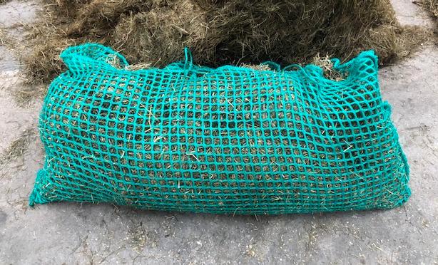 Hooinet slowfeeder - 160x80 cm - 3 cm maaswijdte, Dieren en Toebehoren, Paarden en Pony's | Trailers en Aanhangwagens, Ophalen of Verzenden