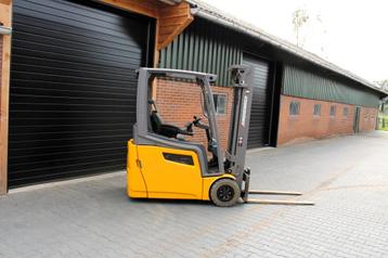 Jungheinrich EFG218k heftruck elektrische triplex freelift beschikbaar voor biedingen