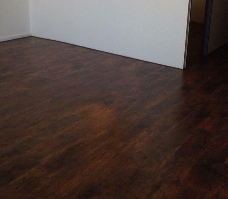 Kronoswiss D 3060 AT new world hickory laminaat 8mm €8,95, Huis en Inrichting, Stoffering | Vloerbedekking, 75 m² of meer, Laminaat