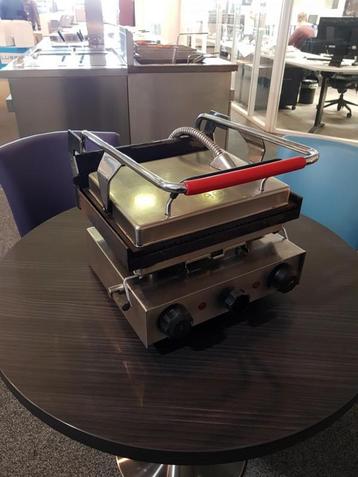 Occasion TurMix pro contactgrill beschikbaar voor biedingen