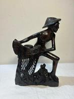 Balinese Houten Sculptuur van een Vissende Man, Midden 20e, Antiek en Kunst