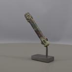 Oud-Aziatisch Brons EEN BRONZEN ´DUBBEL MASKER´ FINIAL - 9, Verzamelen, Mineralen en Fossielen