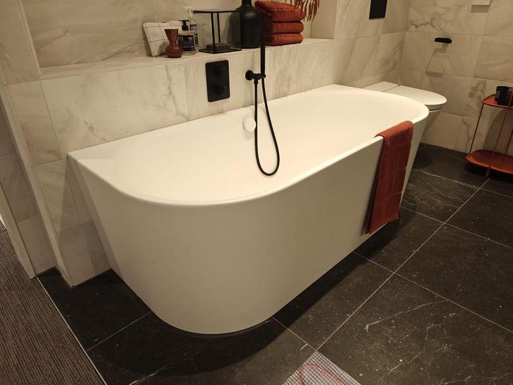 Back to Wall vrijstaand bad - mat wit - 180x80cm - 0009, Doe-het-zelf en Verbouw, Sanitair, Bad, Nieuw, Ophalen