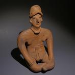 Colima, Westkust Mexico Terracotta Zittend figuur. 11,5 cm