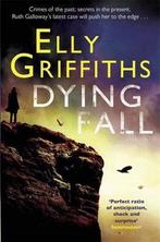 A Dying Fall 9780857388896 Elly Griffiths, Boeken, Gelezen, Elly Griffiths, Verzenden