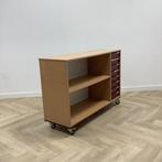 Tweedehands verrijdbare houten schoolkast, vv 1 legborden en, Huis en Inrichting, Ophalen of Verzenden, Gebruikt