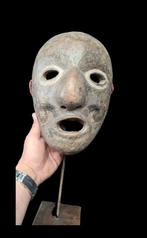 . - Diorama Travel souvenir from Nepal - caved mustach mask, Antiek en Kunst