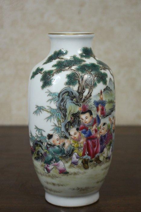 Vaas - Porselein - China (Zonder Minimumprijs), Antiek en Kunst, Antiek | Overige Antiek