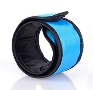 LED Hardloop Armband - BLAUW - 25cm, Sport en Fitness, Loopsport en Atletiek, Hardlopen, Snelheids- of Stappenmeter, Nieuw, Ophalen of Verzenden