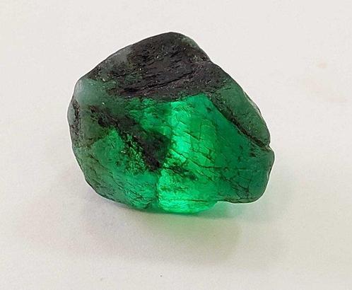 Smaragd Ruw - Hoogte: 24 mm - Breedte: 22 mm- 11.3 g - (1), Verzamelen, Mineralen en Fossielen