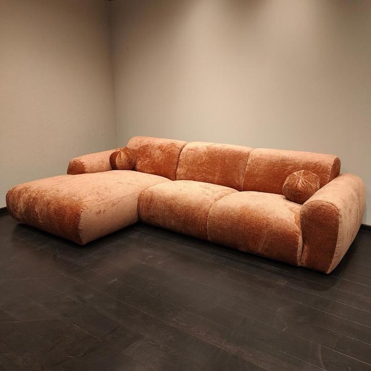 Hoekbank Nova Terra Terracotta Bruin €1499, Direct leverbaar, Huis en Inrichting, Banken | Bankstellen, 300 cm of meer, 150 cm of meer