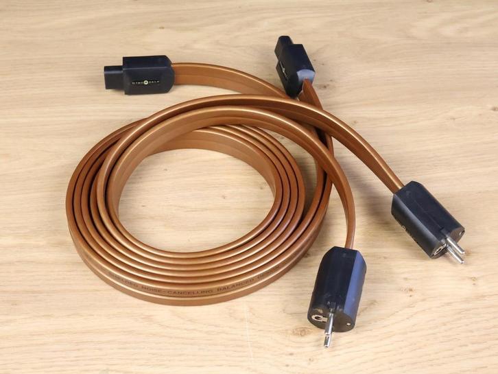 Wireworld Gold Electra 5.2 pure silver highend audio power c, Audio, Tv en Foto, Audiokabels en Televisiekabels, Overige kabels