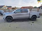 Dodge Ram 1500 5.7 V8 4x4 Crew Cab Laramie, Auto's, Bestelauto's, Automaat, Overige brandstoffen, Nieuw, Zilver of Grijs