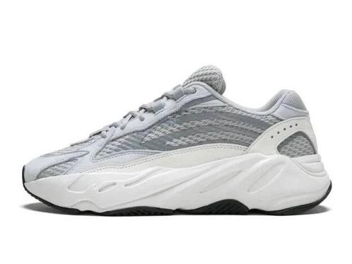 Adidas Yeezy Boost 700 V2 Static - Maat 38 EU, Kleding | Heren, Schoenen, Ophalen of Verzenden
