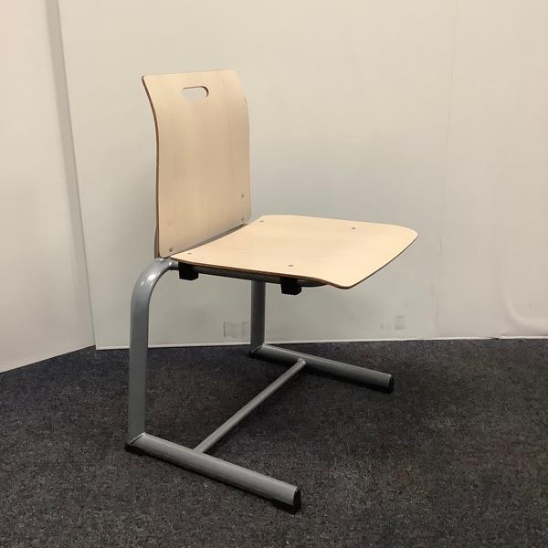 ahrend schoolstoel - stapelstoel, zithoogte 45 cm, ahorn, Huis en Inrichting, Stoelen, Eén, Gebruikt, Hout, Ophalen of Verzenden