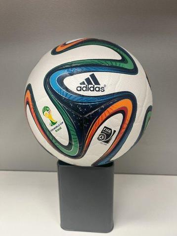 Wereldkampioenschap Voetbal - 2014 - Voetbal beschikbaar voor biedingen