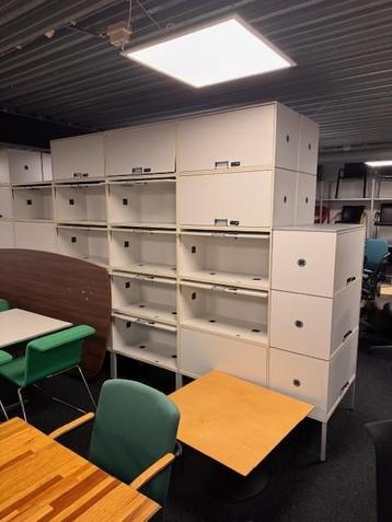 300+ Steelcase Flexbox modulaire lockers/kastjes teab beschikbaar voor biedingen