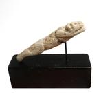 Uruk/Jemdet Nasr Fossiele schelp Figuur van een springende
