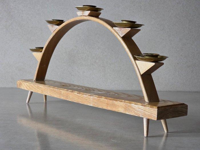 Kaarsenhouder - Messing, Hout - Modernistische boogvormige, Antiek en Kunst, Kunst | Designobjecten