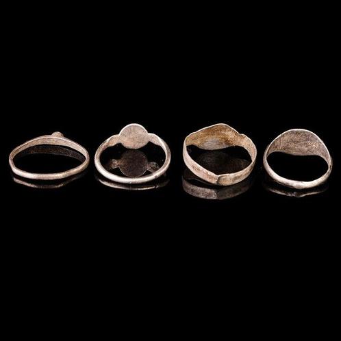 Oud-Romeins en middeleeuws Groep van vier zilveren ringen, Antiek en Kunst, Antiek | Overige Antiek