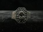 Post-middeleeuws Brons Ring met een portret op de zegel - 20, Sieraden, Tassen en Uiterlijk