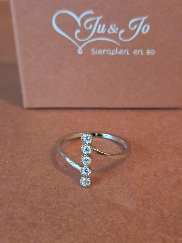 zilveren ring met zirkoon in verschillende maten, Sieraden, Tassen en Uiterlijk, Armbanden, Met strass, Zilver, Nieuw, Zilver