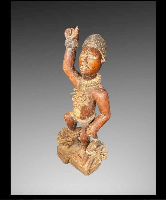 Fétiche Bakongo Yombé - 70 cm - fetiche yombé guerrier -, Antiek en Kunst, Kunst | Niet-Westerse kunst