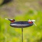 Sculptuuur voor buiten, Vogeldrinkbak met twee roodborsten