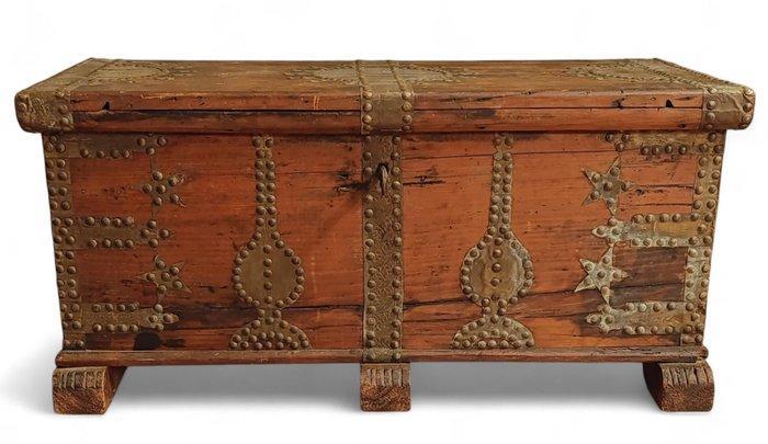 Ottomaanse kist - Hout, Messing - Ottomaanse Rijk - 19e eeuw, Antiek en Kunst, Kunst | Niet-Westerse kunst