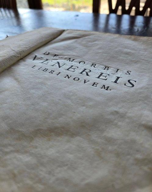 Joanne Astruc - De Morbis Venereis Libri Novem - 1748, Antiek en Kunst, Antiek | Boeken en Bijbels