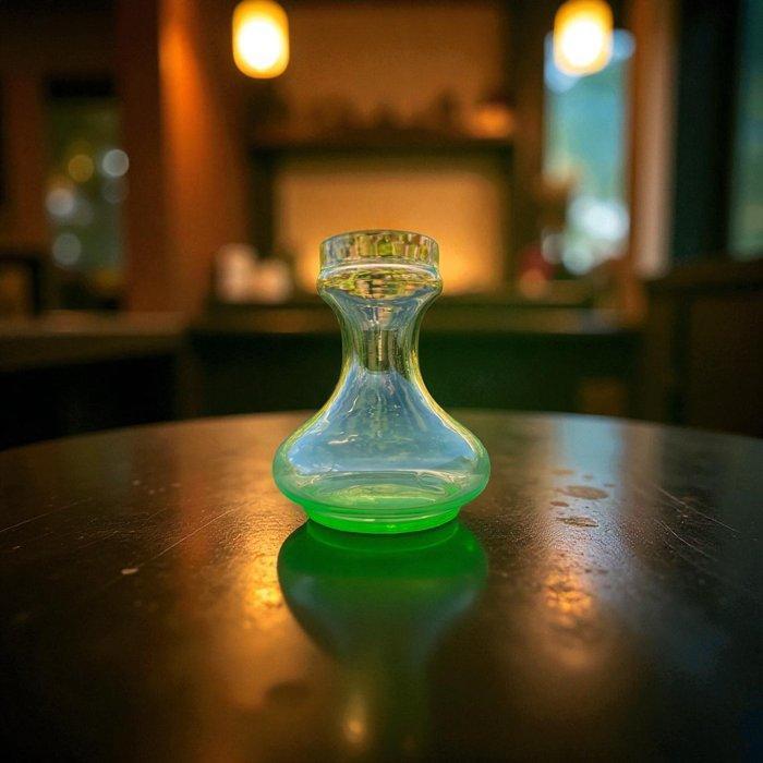 Glasfabriek Leerdam - A.D. Copier - Vaas - Uranium glas, Antiek en Kunst, Antiek | Glas en Kristal