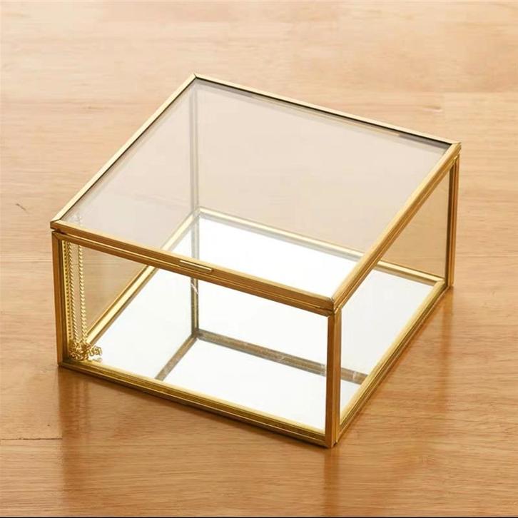 Glazen Display Kistje Doosje 13x13x7.5cm - Stolp Vitrine Box, Verzamelen, Overige Verzamelen, Verzenden