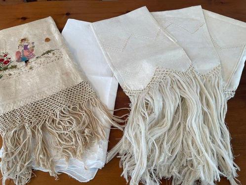 ricami fatti a mano - Handdoek (6) - 134 cm - 65 cm -, Antiek en Kunst, Antiek | Kleden en Textiel