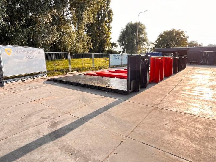 Haak arm Plateau containers twislock laadvloer 20 ft extra b, Zakelijke goederen, Machines en Bouw | Industrie en Techniek