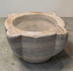 Vijzel - Steen - Een in de 20e eeuw Franse uitgehouwen