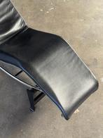 Cassina Le Corbusier LC4 | Leer (NIEUWSTAAT), Huis en Inrichting, Eenpersoons, Minder dan 75 cm, Ophalen of Verzenden, Zo goed als nieuw