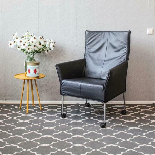 8 Exclusieve Montis Charly fauteuils zwart leder met wielen!, Huis en Inrichting, Fauteuils, Zo goed als nieuw, Leer, Ophalen