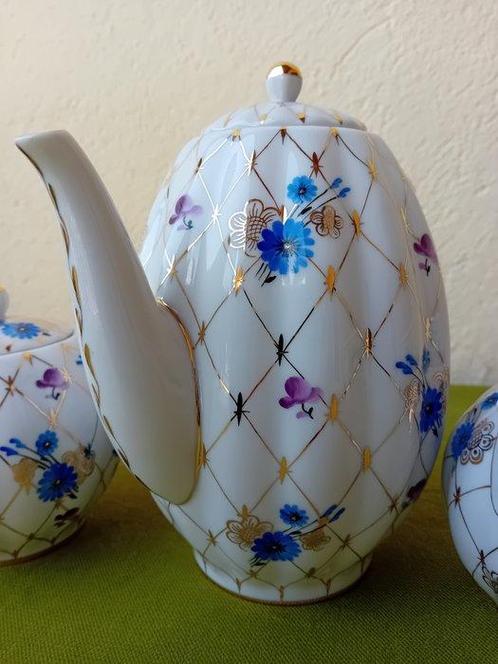 Lomonosov Imperial Porcelain Factory - Yatskevich -, Antiek en Kunst, Antiek | Meubels | Tafels