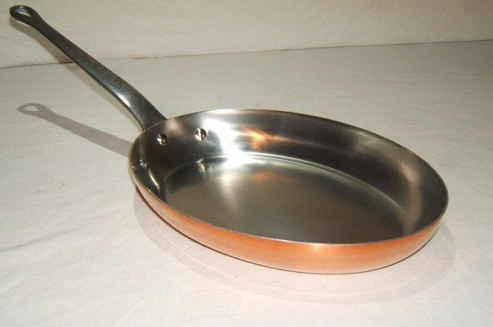 Een grote degelijke Franse vispan - Pan - Koper, gietijzer -, Antiek en Kunst, Antiek | Keukenbenodigdheden