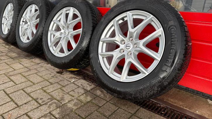 18 inch XC60 velgen met winterbanden incl T6 en T8 modellen, Auto-onderdelen, Banden en Velgen, 18 inch, Winterbanden, 235 mm
