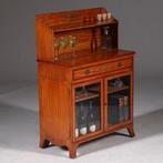 Beschilderd satijnhouten drankenkastje met verstelbare plank, Antiek en Kunst, Ophalen of Verzenden