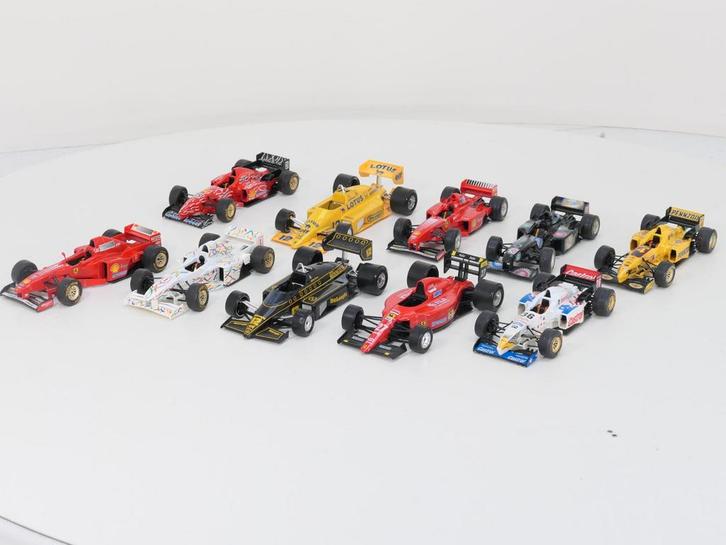 1:24   Set 10 Formule 1 autos #GS12 (Bburago, Automodellen), Hobby en Vrije tijd, Modelauto's | 1:24, Gebruikt, Bburago, Ophalen of Verzenden